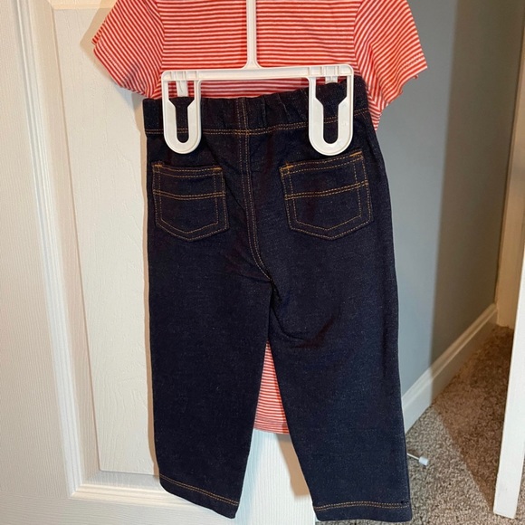 Gender Neutral Carter’s Set - Picture 3 of 6